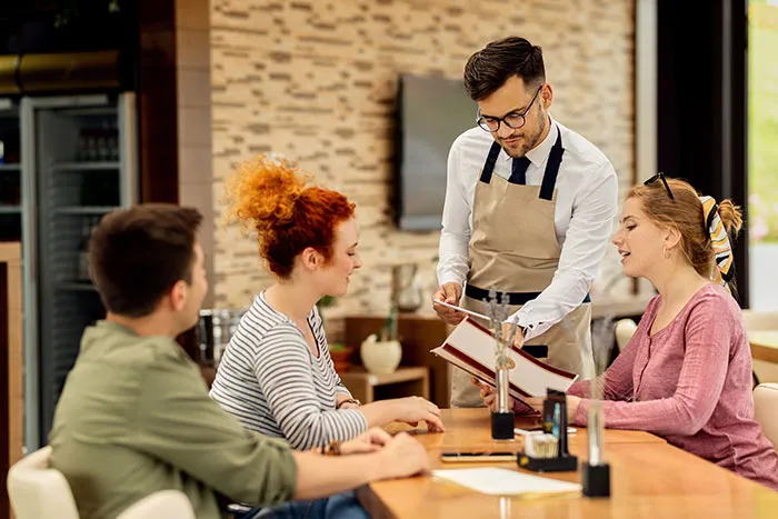It’s Time To Leave: 30 Dining Warning Signs, Shared By People Online