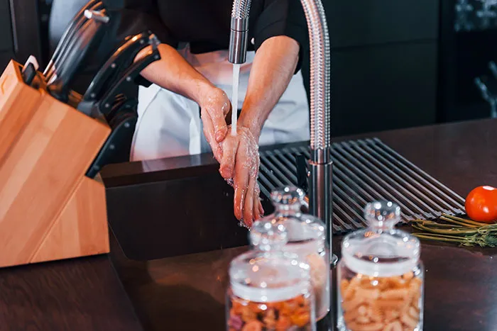 It’s Time To Leave: 30 Dining Warning Signs, Shared By People Online
