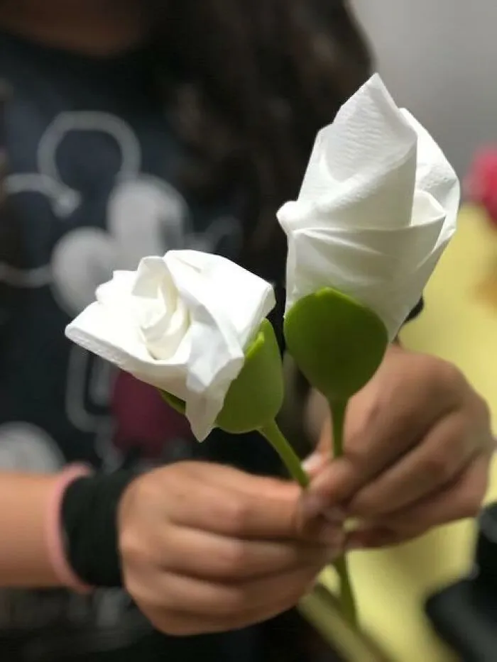Turn Plain Napkins Into A Blossoming Bouquet Of Fun With These <a Style="Display:inline;" Href="Https://Www.amazon.com/Peleg-Design-Napkin-Holders-Tables/Dp/B0747pfkrm?ie=utf8&th=1&linkcode=ll1&tag=bppanther-20&linkid=7a497526efbfba1bbf90b704a8f0d2a3&language=en_us&ref_=as_li_ss_tl" Target="_blank"><span Style="Font: Inherit; Color: #d74b1f;"> Flower Stem Napkin Holders</Span>