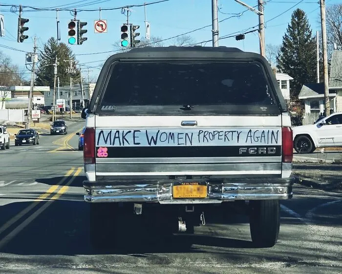 "Haced que las mujeres vuelvan a ser propiedades"