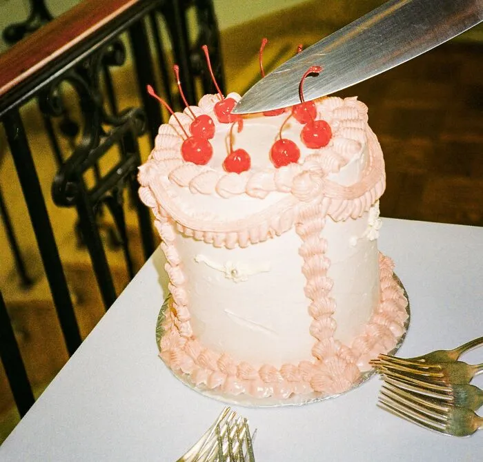 30 Trashy, Tacky, And Distasteful Wedding Stories Shared By The Internet