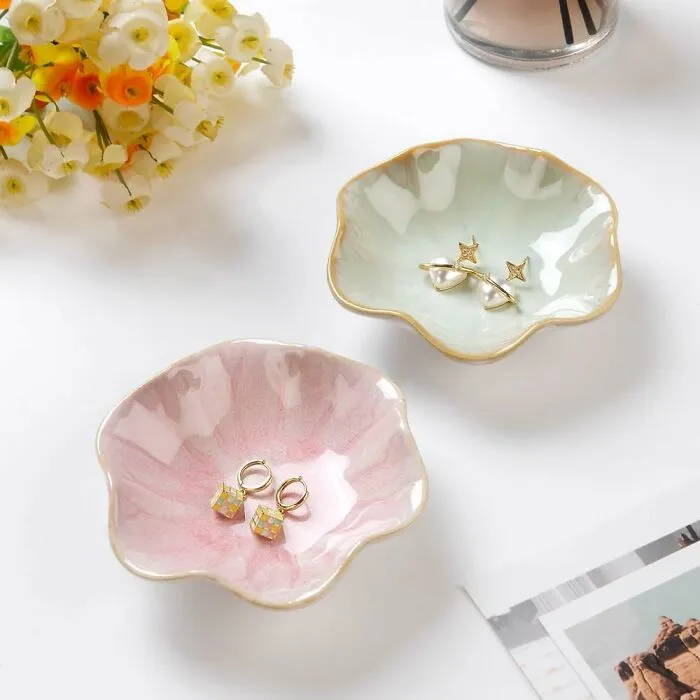 Elevate Your Everyday Treasures With A Beautiful <a Style="Display:inline;" Href="Https://Www.amazon.com/Decorative-Organizing-Necklace-Earrings-Decoration/Dp/B0bd5wrc85?crid=1nbnkeqyry1l7&dib=eyj2ijoimsj9.b3dbbokyajiuehfjzrh1n5i7ptn2o01sltvkyx7xbxap-Uavw_btl04x7buwcxsbv5ltvizypwwh1xhclcfb90orv7zmmgrh797thhnhyg4dq5tqihf2yvdolyt-B54ewniwpm9xj266bevrol0woxgx0mryf_ttfnf-Jra9af2ppipmnhlncgk3ptaebkn0xdiszhhxvhxwj44l1jay5yragcre_qbjyzpufdd0-Ishmbxtgxvjykkuolztv_jl8x6eaenry2hrgp7sdjplzsgr2hiys2ktnslym8w9nq04peqii1em9frkfdreqboo_ydomm_u0guafcbza7bgnz5s8qb-6x4qbs4xrg6cs-Kpkg0mabkgi_z1mfsmoamp9exkgz-6o7eoed_eplaesz9_zwrwejlbouj5mrhsscz69bjrwe_s_l_b8rrq1nqz.8zznbwqvrbirwhai5eyhu7f5pyws5mv06upa66kulzk&dib_tag=se&keywords=pretty%2bspring%2bthings&qid=1742891842&sprefix=pretty%2bspring%2bthing%2caps%2c203&sr=8-2&th=1&linkcode=ll1&tag=bppelican-20&linkid=a977947f8ed6965a844ecb620fa90ec4&language=en_us&ref_=as_li_ss_tl" Target="_blank"> <span Style="Font: Inherit; Color: #d74b1f;"> Decorative Trinket Tray </Span> That Adds A Touch Of Glamour To Your Dresser Or Vanity