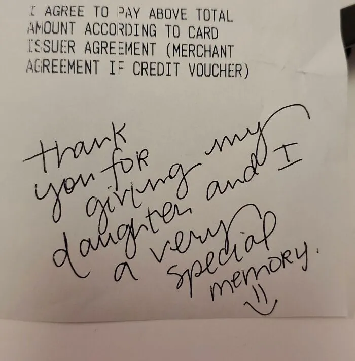 I Work In A Cafe That Caters To Kids. This Mom Wrote This Note On Her Receipt And My Heart Melted