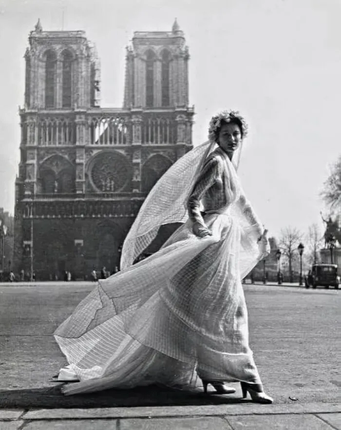 La Mariée De Notre-Dame, 1949