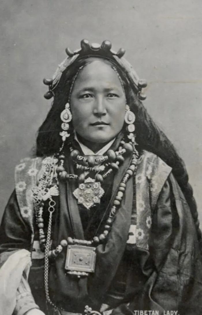 1890s - Tibetan Lady Ani Chokyi By Photographer Thomas Parr, Darjeeling, India (Albumen Print)