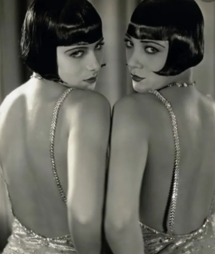 The 20's Fabulous Rózsika And Janka Deutsch Aka "The Dolly Sisters" Were Hungarian-American Identical Twin Dancers, Singers And Actresses, Famous Stars Of The World Famous "Ziegfeld Follies" And The "Folies Bergere" In Paris