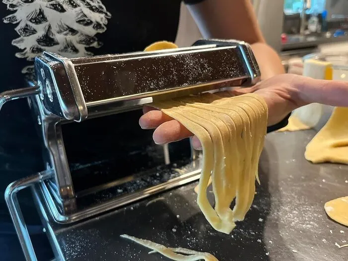 Trade Your Screen For Flour With This <a Style="Display:inline;" Href="Https://Www.amazon.com/Adjustable-Thickness-Settings-Spaghetti-Fettuccini/Dp/B07hb2kl4c?ie=utf8&th=1&linkcode=ll1&tag=bpboar-20&linkid=287de0062fad3c36c6f38a8c26038482&language=en_us&ref_=as_li_ss_tl" Target="_blank"><span Style="Font: Inherit; Color: #d74b1f;"> Pasta Maker</Span> Because Nothing Says Digital Detox Like Homemade Carbs