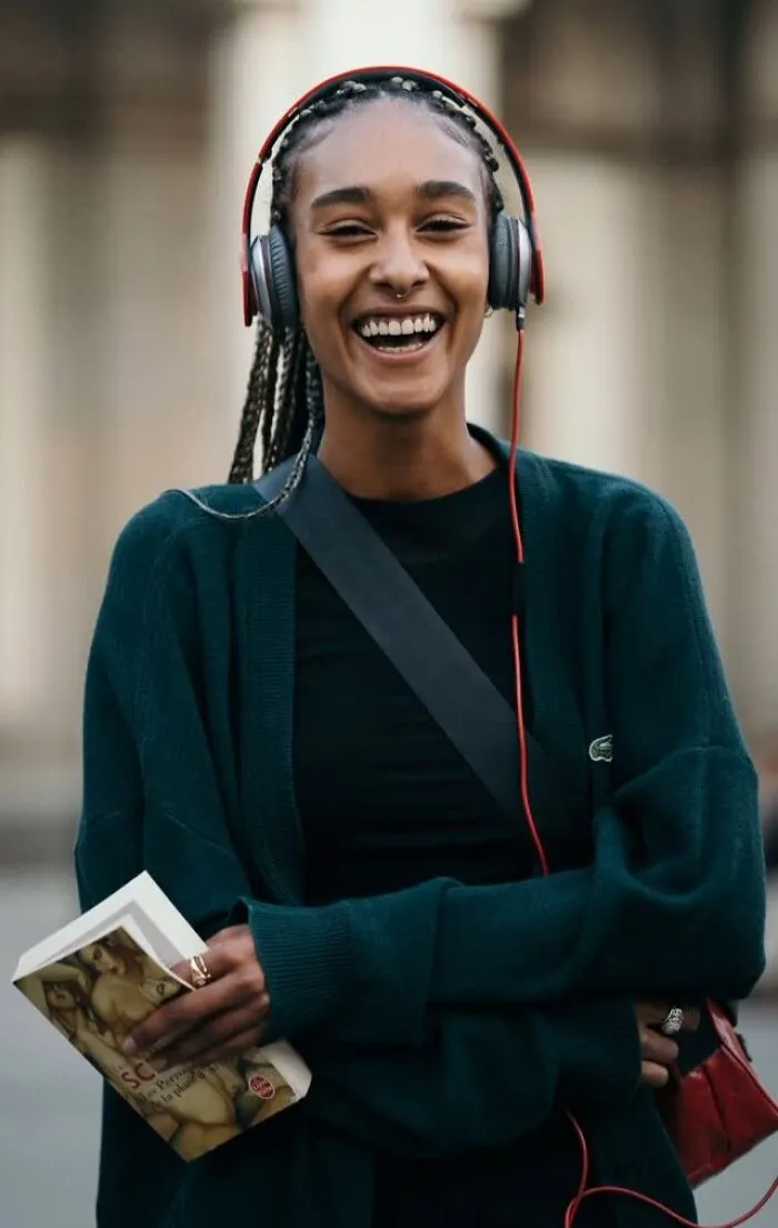 40 Strangers Who Stood Out On The Street, Captured By This Photographer