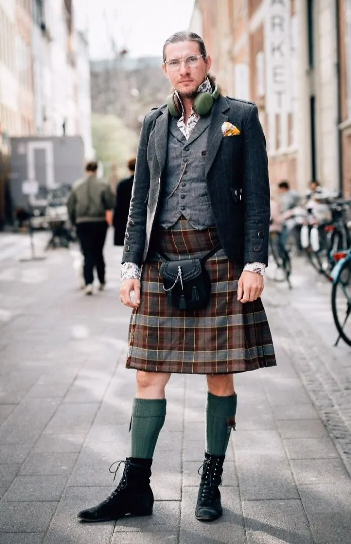40 Strangers Who Stood Out On The Street, Captured By This Photographer