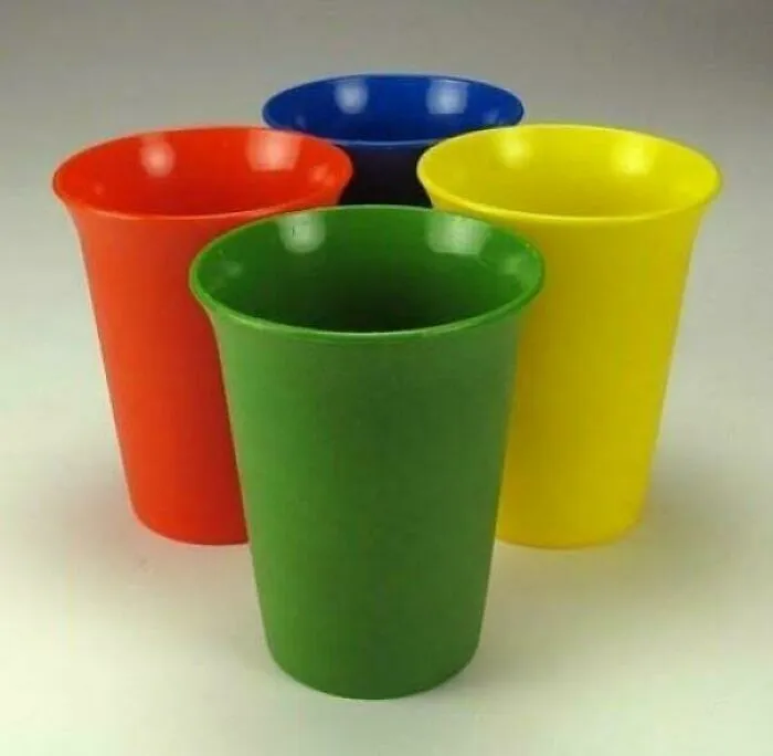 Estos vasos de plástico estaban en todas las casas