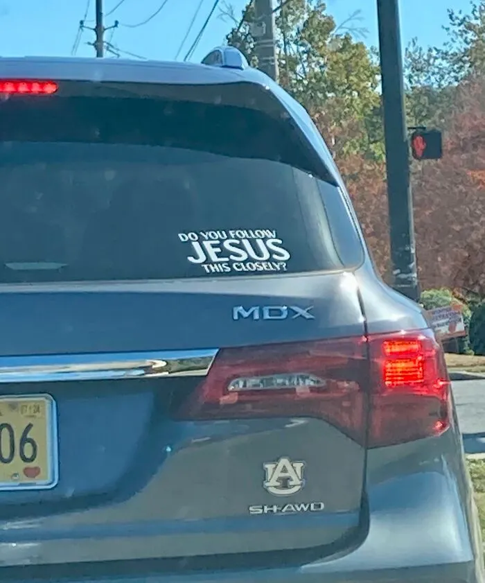 ¿Sigues a Jesús así de cerca?