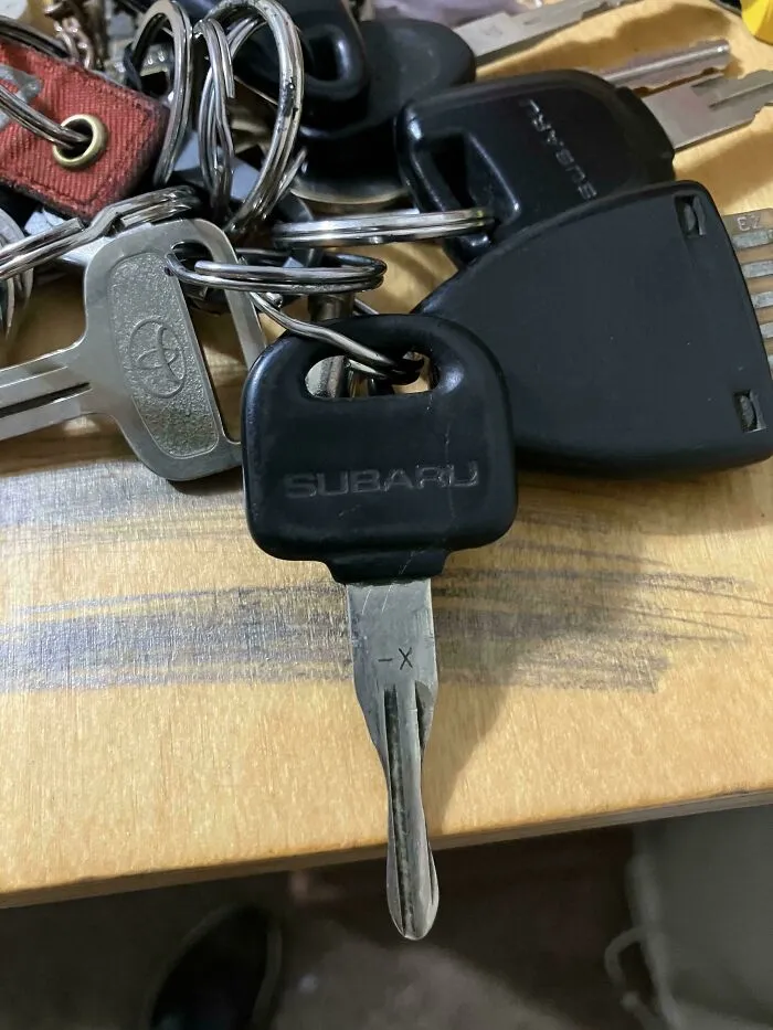 La llave original de mi Subaru de 1996