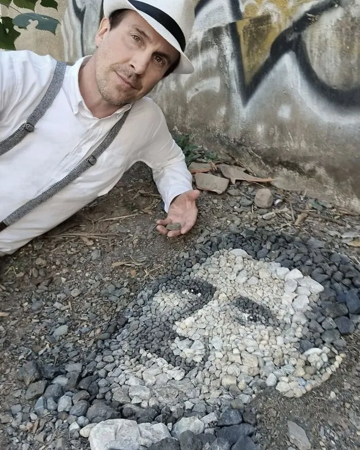British Artist Justin Bateman Creates Intricate Art Using Pebbles (40 New Pics)