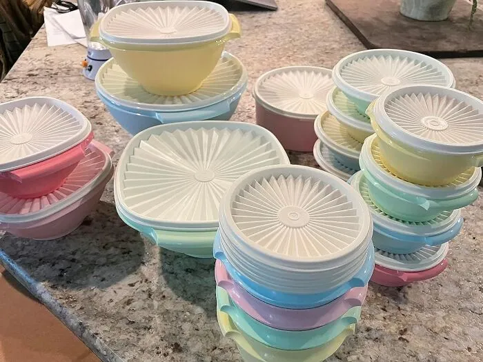 80s Kids Are Old Enough To Get Overly Excited About Some <a Style="Display:inline;" Href="Https://Www.amazon.com/Tupperware-Collection-36-Container-Dishwasher/Dp/B0bz7qfglf?ie=utf8&th=1&linkcode=ll1&tag=bpcherry-20&linkid=a7e9dce9f15d532a8d84f1e0d64fd00e&language=en_us&ref_=as_li_ss_tl" Target="_blank"><span Style="Font:inherit;color:#d74b1f;"> Heritage Tupperware </Span> Now