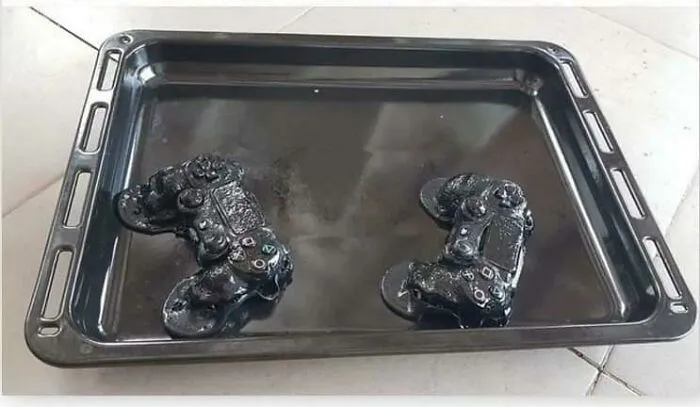 Los puse en el horno a propósito para que los niños no los encontraran. Me olvidé de ellos.