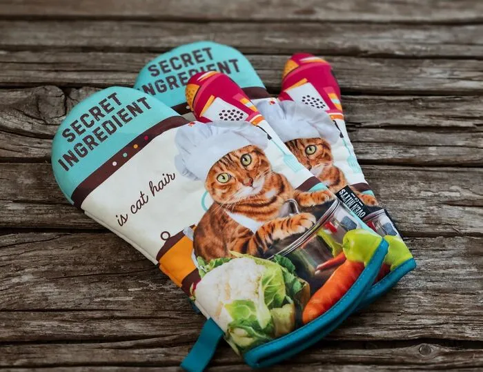 Purr-Fectly Cooked Meals Guaranteed With The <a Style="Display:inline;" Href="Https://Www.amazon.com/Oven-Mitts-Co-Secret-Ingredient/Dp/B0dfmnnl8r?crid=3odnhg2v47uwi&dib=eyj2ijoimsj9.xj1l1eagrthqyusezpndx5zhp3og9xzbwomzed3egt0eaqz1zvdzp0citkzqexb0abyex84xtk73vjlozoease2unrhftyijhll79_lubyodqdvtjkvqp3uw1a9er6p6i6m8ok9qdu0_e7y-Af3domgpb_rlafqfndwysbw7nklkudzj0yq3rbsqieybvvvxuehzen-Jghf2kwavhfcjofroggrea8lnh2hrqupiomtkmrl3uzdi8wn0f9xmo1xd-Kvjy9h3xne2fxqz7jishhneoazfc9nm7hojj6spwby.ayi5ya1wu87ycsnwwxc75ogx0jew-Muu69lutj1in8m&dib_tag=se&keywords=funny+kitchen+items&qid=1741855813&sprefix=funny+kitchen+items%2caps%2c180&sr=8-21-Spons&sp_csd=d2lkz2v0tmftzt1zcf9tdgy&psc=1&linkcode=ll1&tag=bppear-20&linkid=c75fd0af49a76cd4d84e9640558f5985&language=en_us&ref_=as_li_ss_tl" Target="_blank"><span Style="Font: Inherit; Color: #d74b1f;"> Funny Oven Mits</Span> That Spill The Tea On The Secret Ingredient