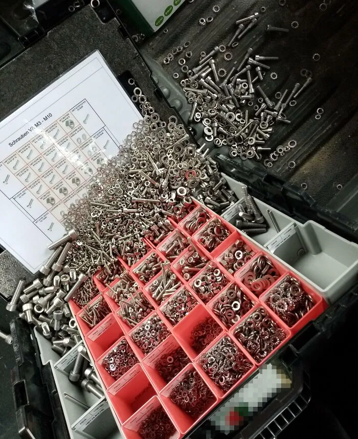 It's Always A Pleasure To Realize That Your Coworkers Don't Know How To Close A Box Properly... Right When You're Ready To Go Home
