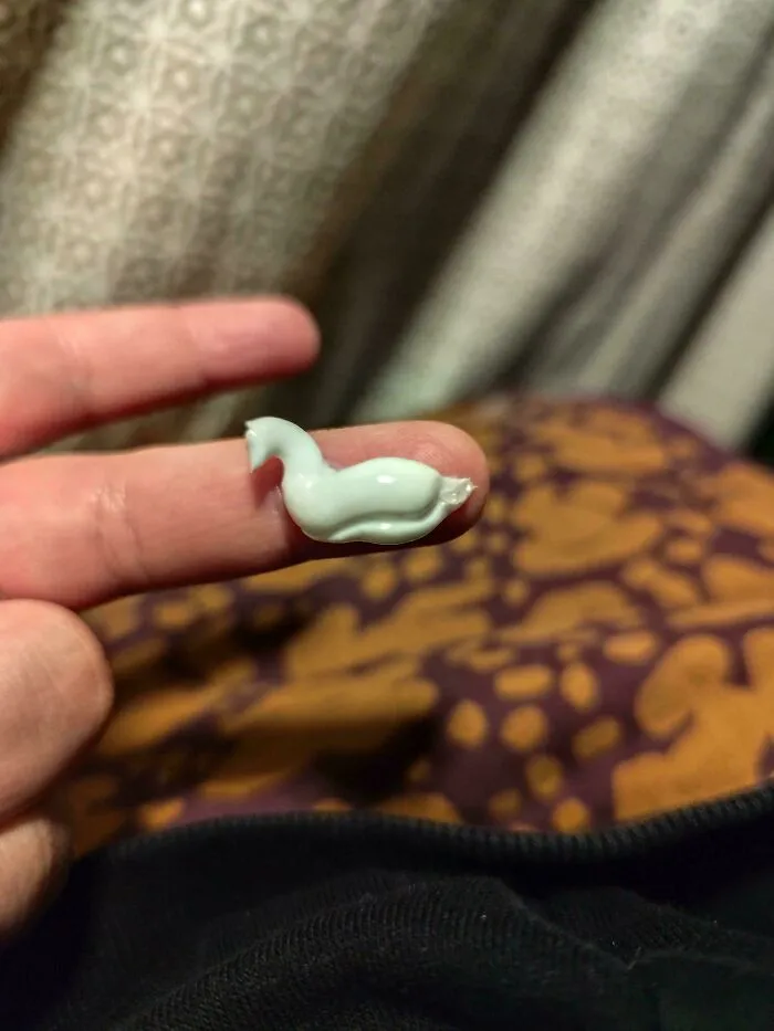 I Accidentally Made A Swan While Squeezing Out My Moisturizer