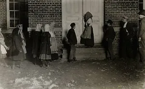 30 Photos From The Past That Are Incredibly Unsettling (New Pics)