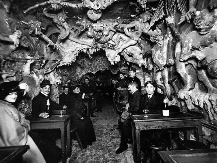 El cabaret del infierno, París, años 20