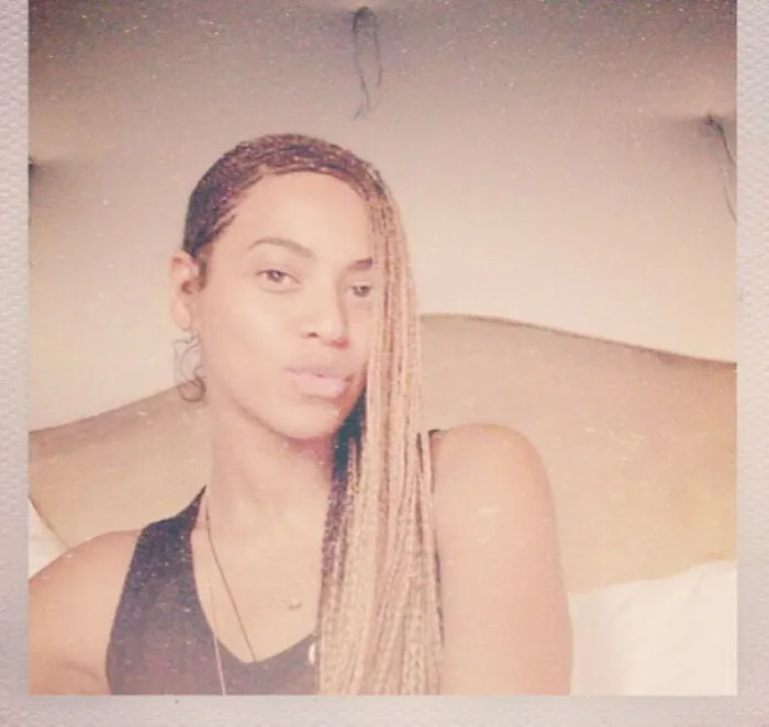Beyoncé Posting A Selfie From Home During Kim And Kanye’s Wedding While The Internet Questioned If She Was Planning To Attend