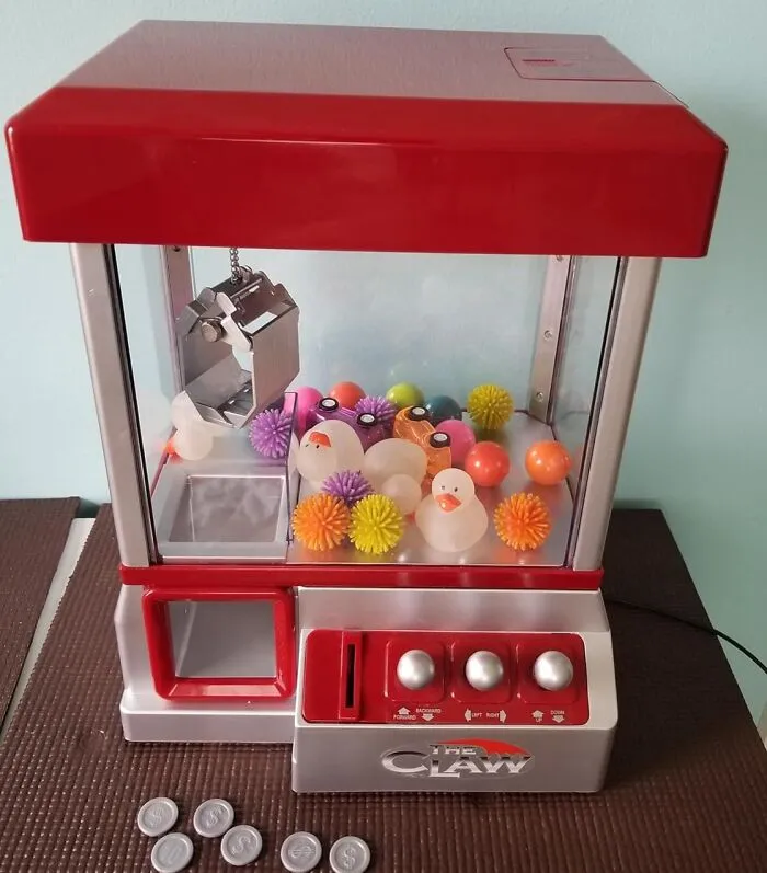 Who Needs A Fancy Arcade When You Can Have A <a Style="Display:inline;" Href="Https://Www.amazon.com/Liteaid-4093-Electronic-Claw-Game/Dp/B000ks52d2?ie=utf8&linkcode=ll1&tag=bpkoala-20&linkid=59aec00aa17974c5e4a7d5fd2c5c4c19&language=en_us&ref_=as_li_ss_tl" Target="_blank"> <span Style="Font: Inherit; Color: #d74b1f;"> At-Home Claw Machine </Span> To Test Your Skills (And Your Patience) In The Comfort Of Your Own Home? Bonus: No Dreaded " Out Of Order" Signs!