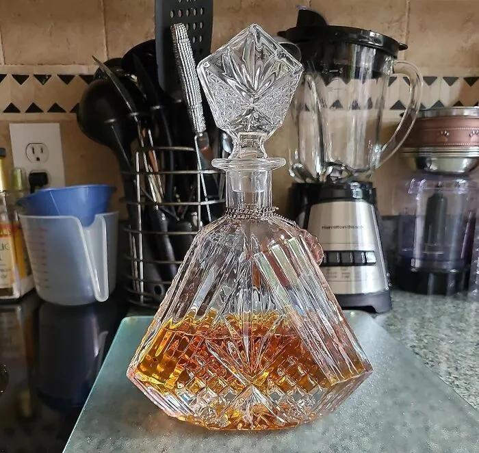 Now You Can Sip Your Favorite Liqours Like Don Draper Because This <span Style="Font: Inherit; Color: #d74b1f;"> Elegant Whiskey Decanter </Span> Gives The Home Bar Aesthetic A Stylish Upgrade Instead Of A Row Of 3 Gallon Liquors 