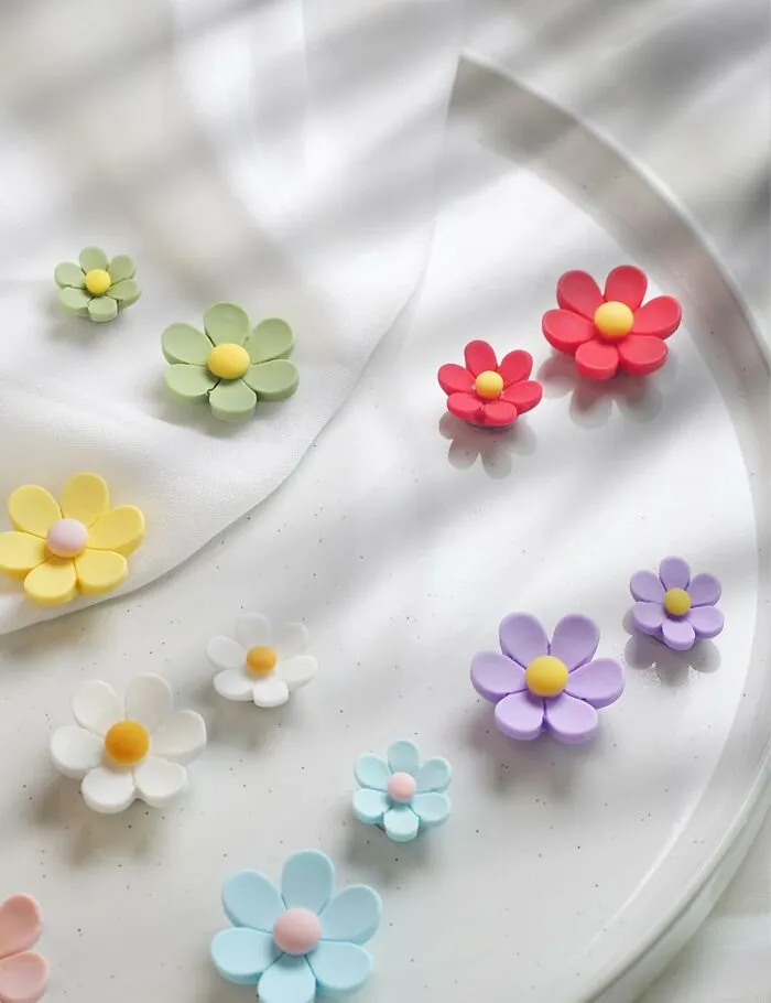Spruce Up Your Kitchen With A Sunny Splash Of Whimsy Courtesy Of Charming <a Style="Display:inline;" Href="Https://Www.amazon.com/Mymazn-Magnets-Refrigerator-Colorful-Decorative/Dp/B0czdnl1bq?crid=13xw9fxnto4lg&dib=eyj2ijoimsj9.bp9mxtdv0u2c38s3shnd_8vq4rmpz-6xgob1qy_z7lu7kfrdiwj2evcd-Lkcrrzrafbhmv2uuxotyux5annrx6zegrmzxdcckhwkqgqvxcm9kfelnk8mqm5sge93rspnokk-Fbokvu3tnc0hhqif9e4soo3nnkptqm0j1xnpt5hj3wh92vxa5i30jb_y6gdryqjvz0ev_mwvl88lpxqgbtwyy8owrla3g6qalowpsp977dhkrnru0bigmew00vlrqgoo-Nupbl40ffzt0hnhglfwh0q3xk5nlobyspthptmek7rzejargxu6wxl_63ml4vfp-Wx_frikuowym6gg2cnurgep1obg6htwhyb6z7optjzfo485o6r_hjhgeqglq5l74xkpd999xz3t0qsugz54gqoj6tw7l-S6gqdezibaz0otq8rj7hdskqlloafl.whtlvfb6mukun1bwqobliprtxmaycae9y1un3kxg6_g&dib_tag=se&keywords=pretty%2bmagnets&qid=1742894979&sprefix=pretty%2bmagnet%2caps%2c238&sr=8-23&th=1&linkcode=ll1&tag=bppelican-20&linkid=01f7770f81cb5e6278c0ab3ed12c8d2a&language=en_us&ref_=as_li_ss_tl" Target="_blank"> <span Style="Font: Inherit; Color: #d74b1f;"> Daisy Fridge Magnets </Span> That Bring A Smile To Your Snack Storage