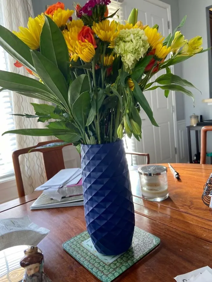 Basic Vases? They Are In The Past. Support Small And Bring Botanical Chic To Your Blooms With <a Style="Display:inline;" Href="Https://Www.amazon.com/Amaranth-Vase-Arrangements-Access-Impact-Resistant/Dp/B085qhw1g7?ie=utf8&th=1&linkcode=ll1&tag=bpsheep-20&linkid=df2da7b3f68e6141836a9c2821f2efee&language=en_us&ref_=as_li_ss_tl" Target="_blank"><span Style="Font: Inherit; Color: #d74b1f"> The Amaranth Vase</Span> That Opens From The Bottom For Easy Draining And Pruning