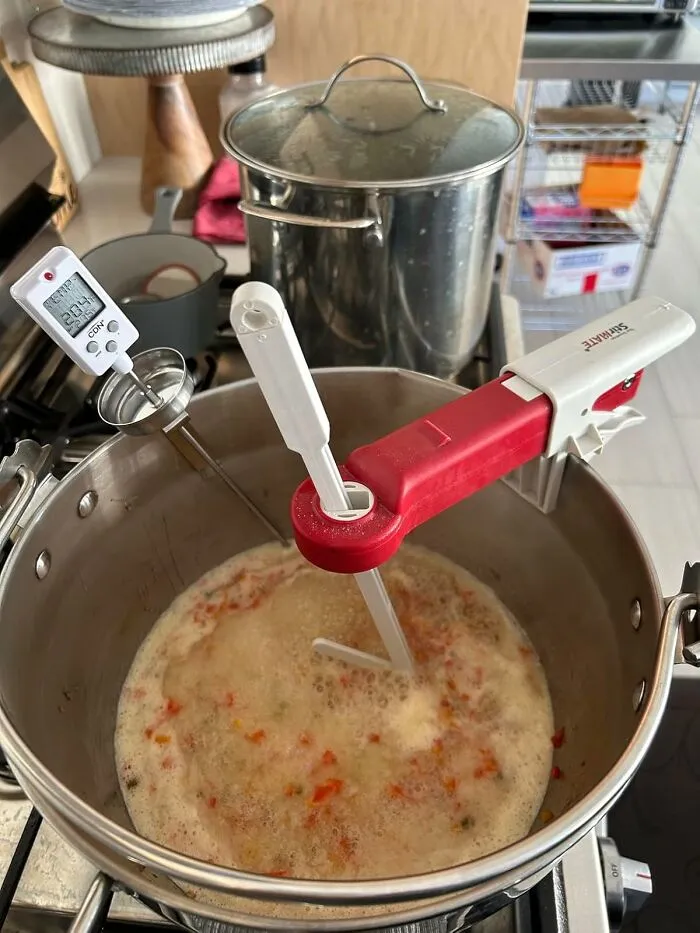 Take A Load Off With The <a Style="Display:inline;" Href="Https://Www.amazon.com/Stirmate-Automatic-Variable-Self-Adjusting-Powerful/Dp/B076hh4wzm?ie=utf8&linkcode=ll1&tag=bpbison-20&linkid=6d7656086425258d22e7ea82efc3cb11&language=en_us&ref_=as_li_ss_tl" Target="_blank"><span Style="Font: Inherit; Color: #d74b1f;"> Automatic Pot Stirrer</Span>, The Ultimate Adulting Hack That Lets You Cook Up A Storm Without Lifting A Spoon