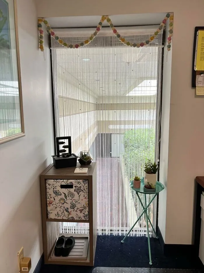 Step Through The Retro Threshold With The <a Style="Display:inline;" Href="Https://Www.amazon.com/Curtain-Curtains-Doorway-Entrance-100%c3%97200cm/Dp/B09n8wk599?ie=utf8&th=1&linkcode=ll1&tag=bpcherry-20&linkid=c08f9fe1679871ae0f76091abb41729e&language=en_us&ref_=as_li_ss_tl" Target="_blank"><span Style="Font: Inherit; Color: #d74b1f;"> Beaded String Curtain</Span>, A Funky And Far-Out Way To Divide Your Space And Add Some Psychedelic Flair