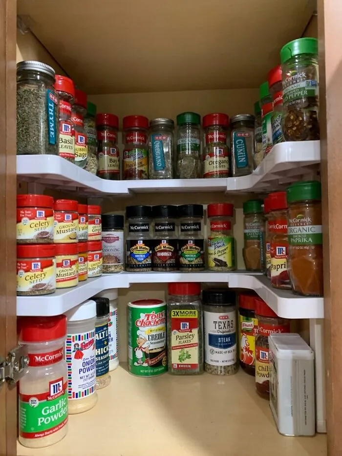  Toss Out That Oregano From The 90s And Bring Order To Your Pantry With This <a Style="Display:inline;" Href="Https://Www.amazon.com/Spicy-Shelf-Deluxe-As-Seen/Dp/B077vtx4kz?ie=utf8&th=1&linkcode=ll1&tag=bpeagle-20&linkid=e99e83533b70ba1c0adaa543d27774b9&language=en_us&ref_=as_li_ss_tl" Target="_blank"><span Style="Font:inherit;color:#d74b1f;"> Spice Rack</Span> 