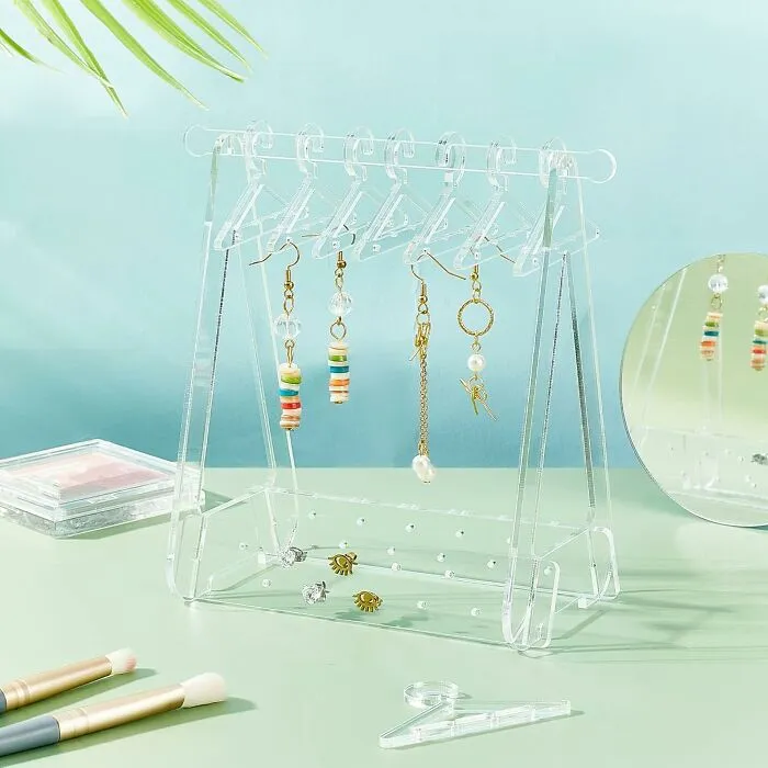 Mini Hangers For Your Ear Bling? Organize Your Earrings In Style With A  <a Style="Display:inline;" Href="Https://Www.amazon.com/Dp/B0b745t7lb?ascsubtag=7835619%2c30%2c36%2cd%2c0%2c0%2c0%2c900%3a2%3b974%3a2%3b1338%3a1%2c59149759%2c0%2c0%2c0&btn_ref=srctok-D999b16bd42f2075&th=1&linkcode=ll1&tag=bpkoala-20&linkid=a6ef5e95ad5169eca639557856bb36d9&language=en_us&ref_=as_li_ss_tl" Target="_blank"><span Style="Font: Inherit; Color: #d74b1f;"> Earring Hangers </Span> Stand That's Like A Tiny Closet For Your Lobes' Best Friends