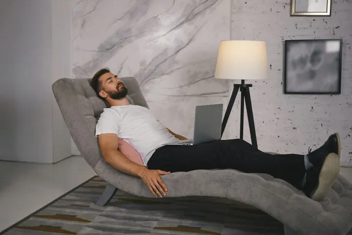 “I Feel So Grown Up”: 40 "Old Person" Habits People Laughed At Until They Tried Them
