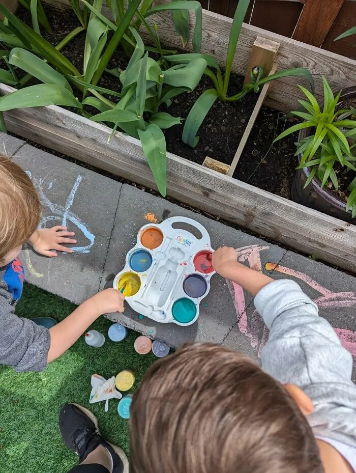 Pavement Artists Rejoice: The  <a Style="Display:inline;" Href="Https://Www.amazon.com/DIY-Sidewalk-Chalk-Paint-Set/Dp/B0cxvydl7k?ie=utf8&th=1&linkcode=ll1&tag=bpdolphin-20&linkid=a5ca03f2a61ed51ddcd55ba6b8cefc06&language=en_us&ref_=as_li_ss_tl" Target="_blank"><span Style="Font: Inherit; Color: #d74b1f;"> Sidewalk Chalk Paint Set </Span> Is The Easter Gift That's About To Take Their Masterpieces To The Next Level