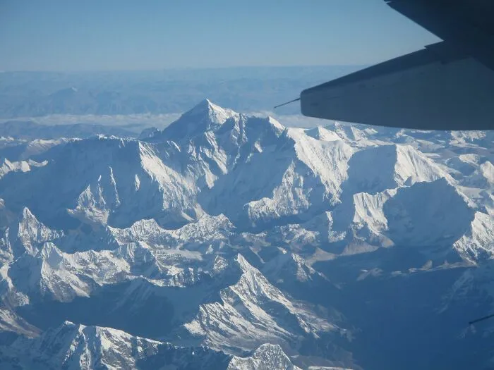 Foto que hice del Everest por la ventanilla de un vuelo comercial a Bután en 2011