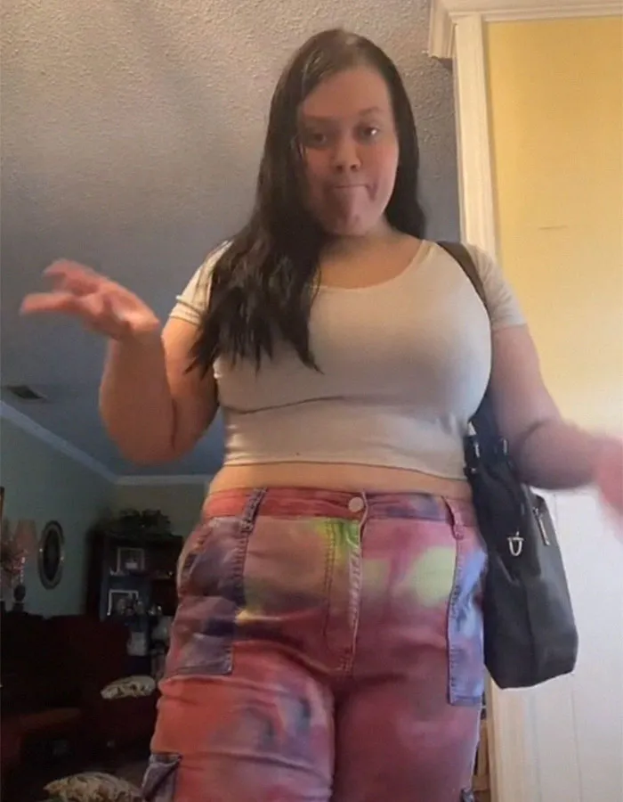 Quitting A Job After Being Told To “Cover Her Stomach”