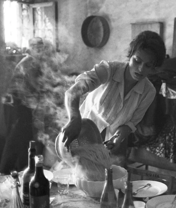 Sophia Loren Serving Pasta During The Production Of La Ciociara (Vittorio De Sica 1960) In Saracinesco Lazio Italy