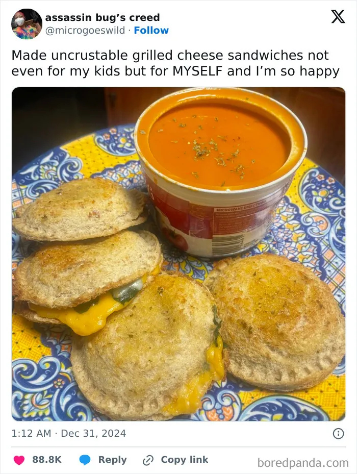 Grilled cheese sandwiches and tomato soup on a colorful plate, inspired by relatable tweets from Conxfession IG page.