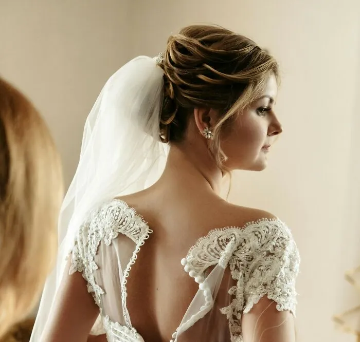 30 Trashy, Tacky, And Distasteful Wedding Stories Shared By The Internet