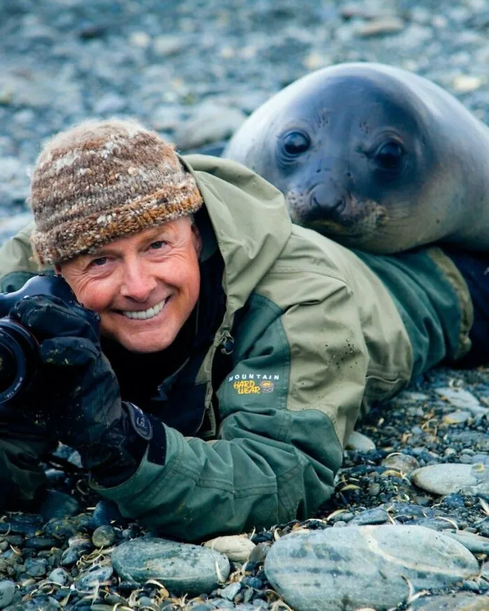 21 Funny Moments When Animals Disturbed Wildlife Photographers At Work
