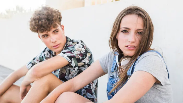 “I Never Talked To Her Again”: 35 Heartbreaking Stories Of How Friendships Ended