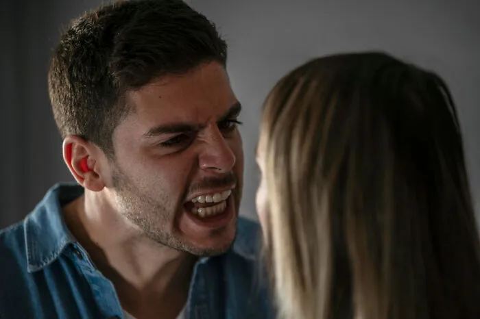 28 Types Of People Folks Have Dated That Felt Like Walking Through A Red Flag Factory