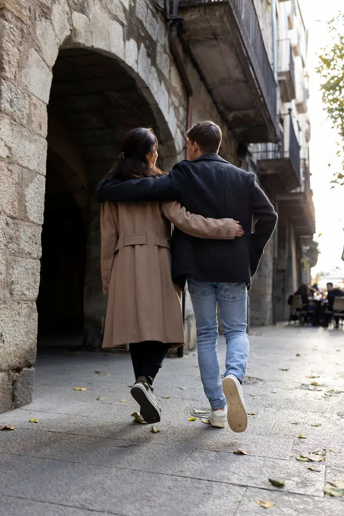 “Cheeks Sore From Laughing”: 30 Green Flags To Look For When Dating