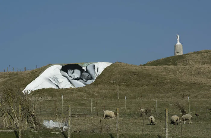 30 Optical Illusions Created By These Incredible Street Artists