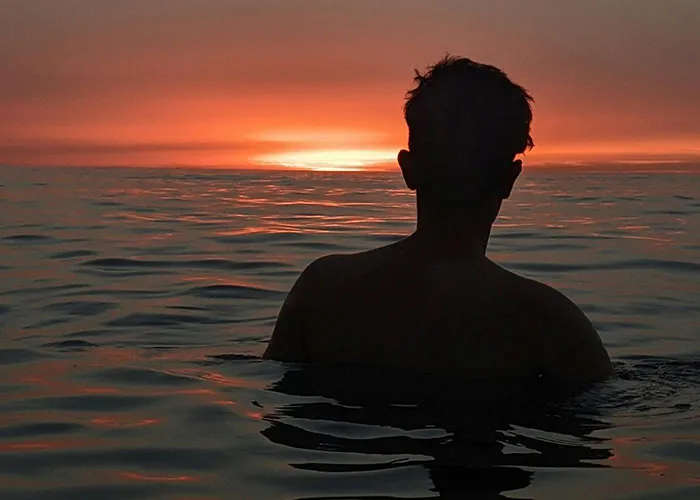 50 Gen X Who Are Tired Of Modern Life Share What They Miss: "Skinny-Dipping"