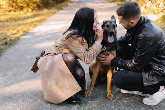 “Cheeks Sore From Laughing”: 30 Green Flags To Look For When Dating