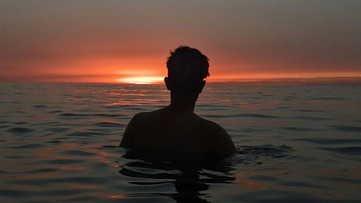 50 Gen X Who Are Tired Of Modern Life Share What They Miss: "Skinny-Dipping"