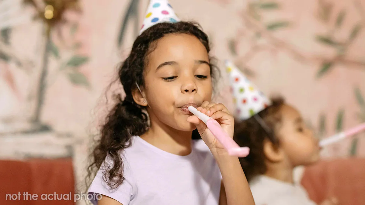 Lady Gets The School Involved After 8YO Doesn't Invite Only Her Son For B-Day Party