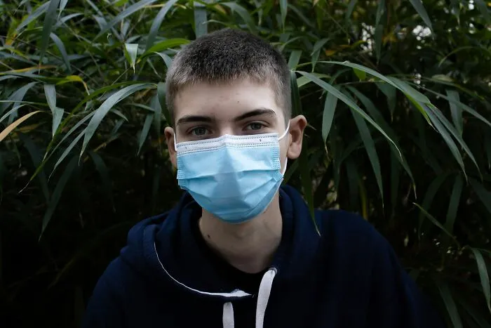 Hospital Workers Share 26 Deathbed Regrets They've Heard That Changed Their Lives
